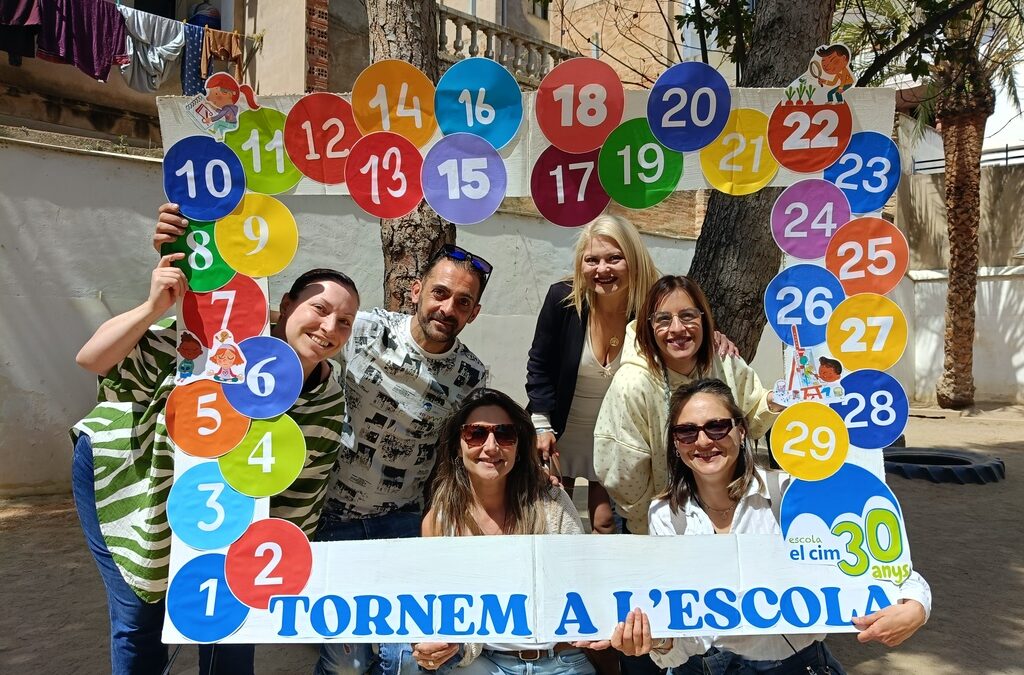 “Tornem a l’escola”: una emotiva trobada d’Alumni pel 30è aniversari d’El Cim 
